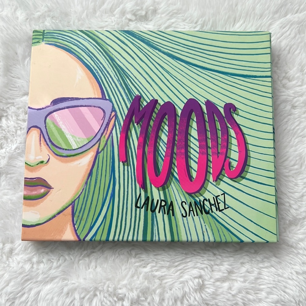 Moods eyeshadow palette